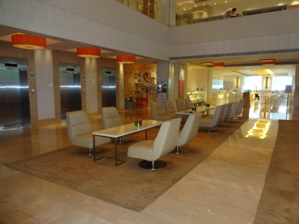 Hotel The Raintree, Anna Salai Chennai Exterior foto